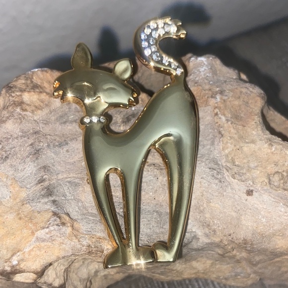 Vintage 80s Gold Tone Cat with Rhinestones Broach - Picture 3 of 6